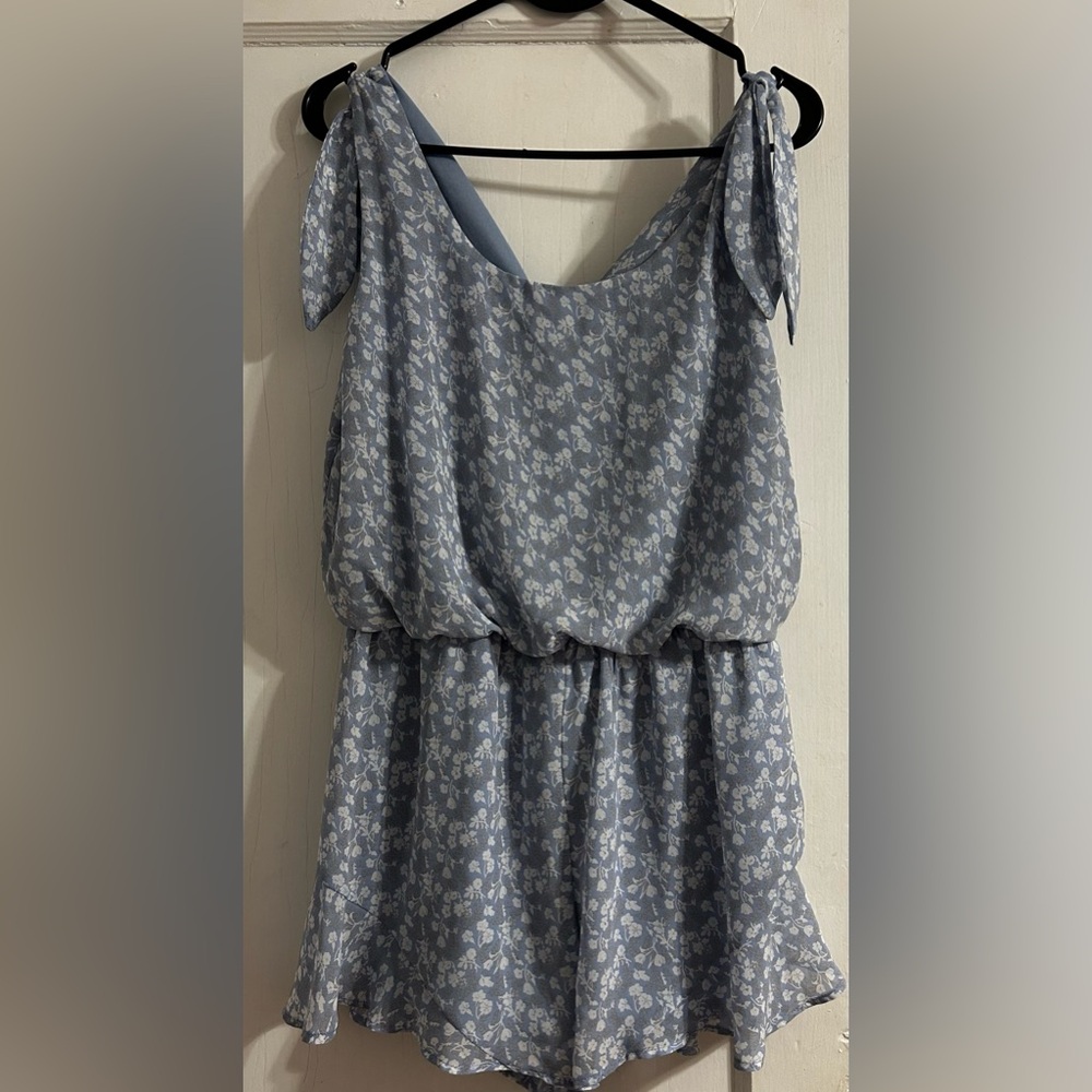 She + Sky Romper size M
